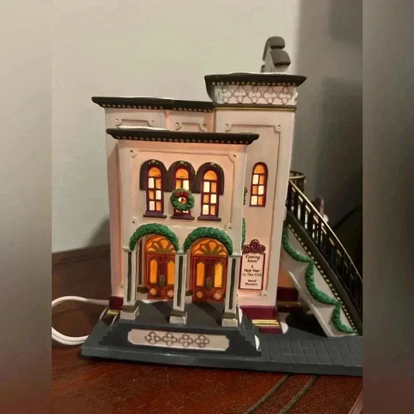 Dept 56 Christmas in the city - the majestic theatre - limited edition - Picture 12 of 14